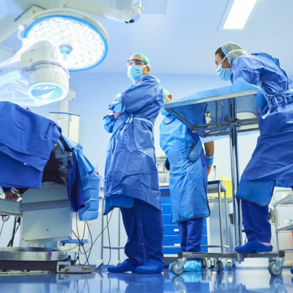 Traumatólogo en Alicante - Dr. Pablo Martínez | KLINIK PM