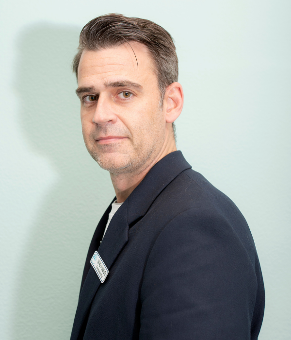 Rafa Planelles - Recepción - Klinik PM