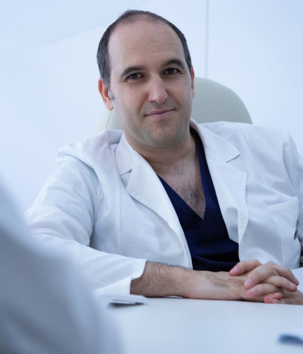 Mejores Traumatólogos de Alicante - Dr. Pablo Martínez | KLINIK PM