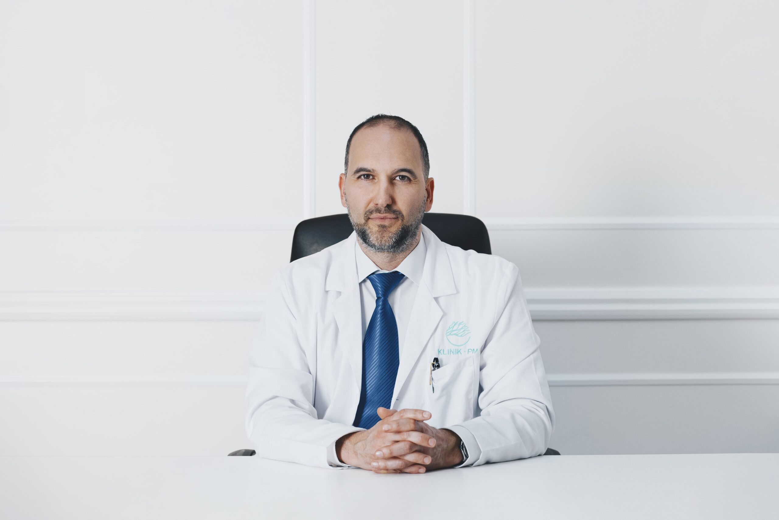 Médico Traumatólogo en Alicante - Dr. Pablo Martínez | KLINIK PM