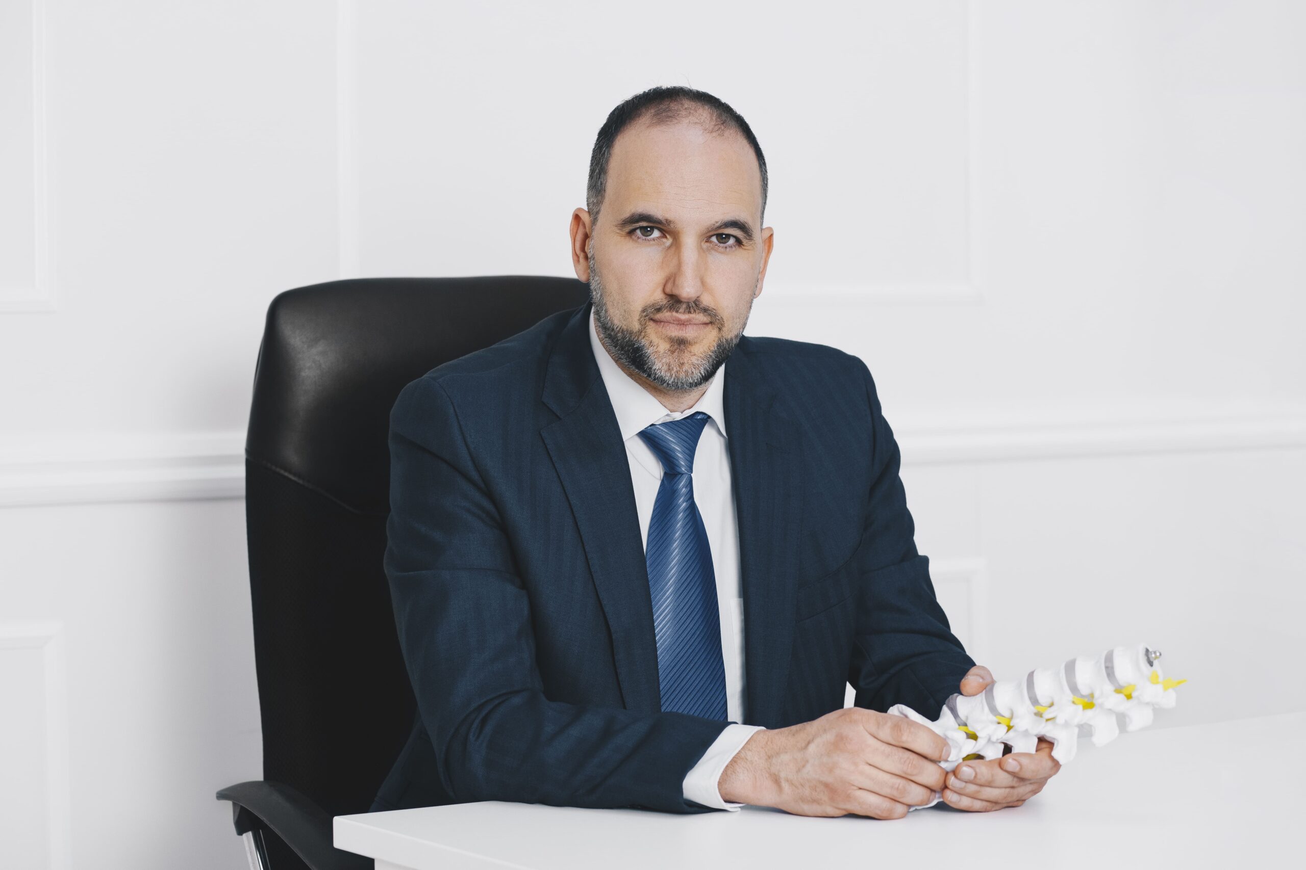 Traumatólogo en Alicante - Dr. Pablo Martínez | KLINIK PM Traumatólogo en Alicante - Dr. Pablo Martínez | KLINIK PM